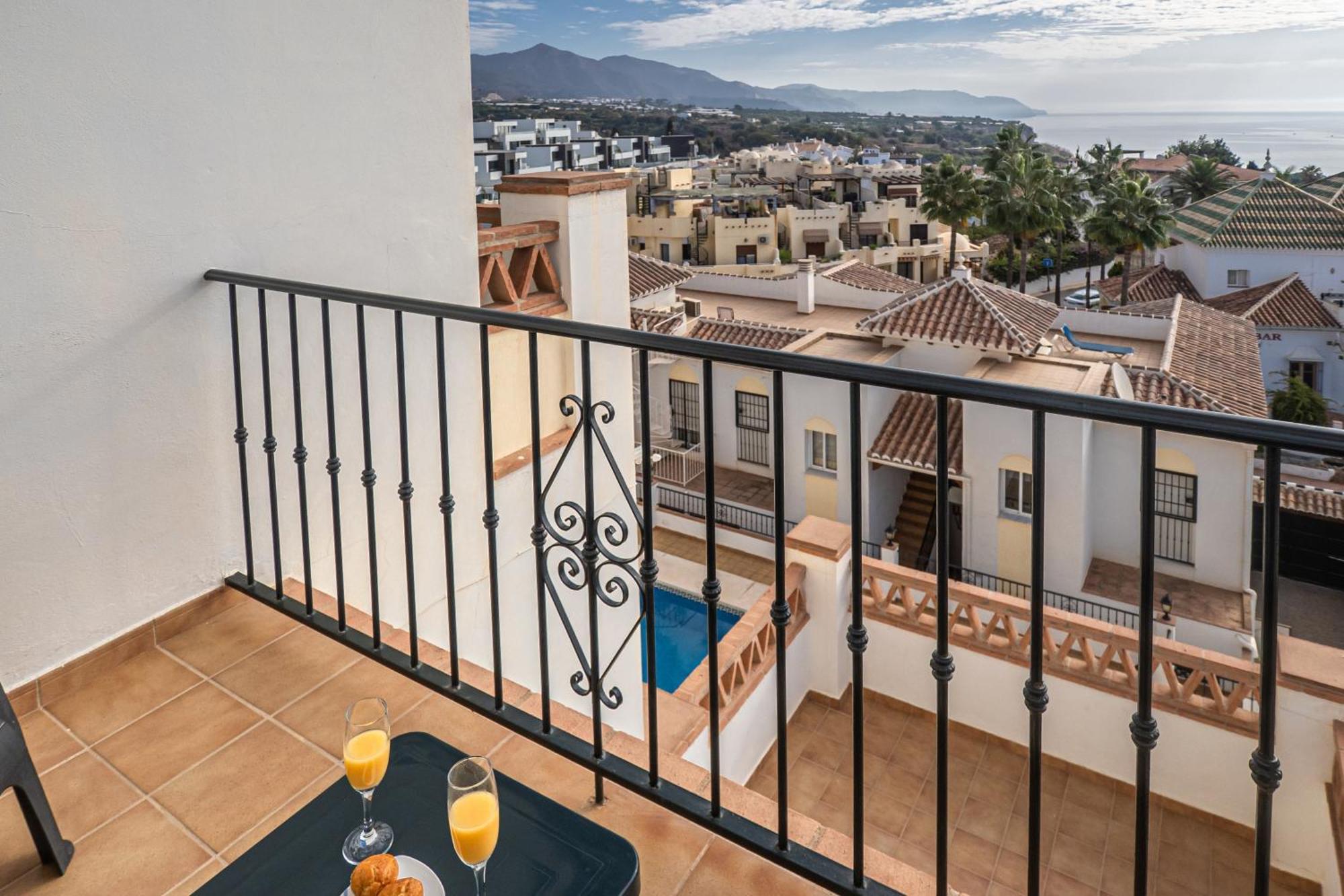 Apartamentos Chimenea Nerja Buitenkant foto